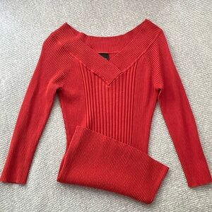 Stretchy orange v neck